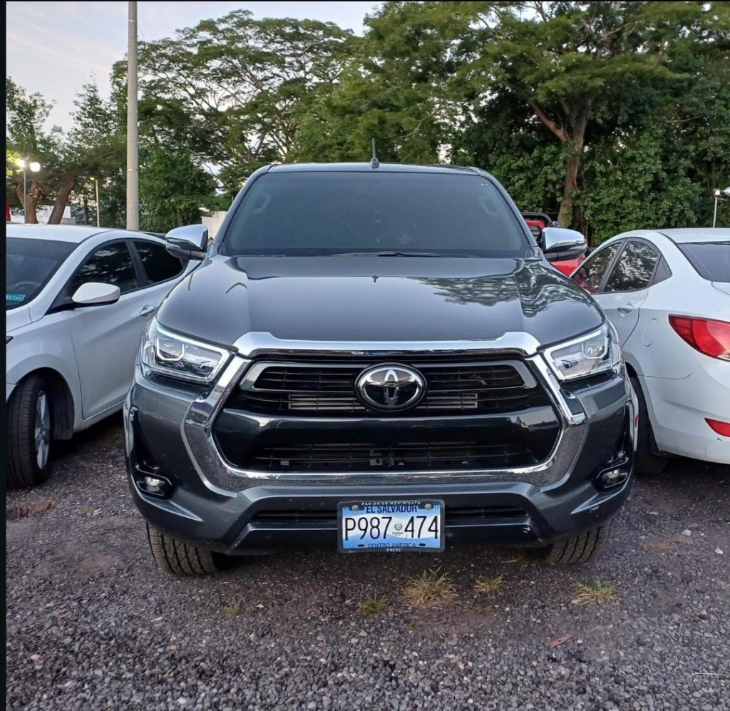 Toyota Hilux 4x4 En El Salvador